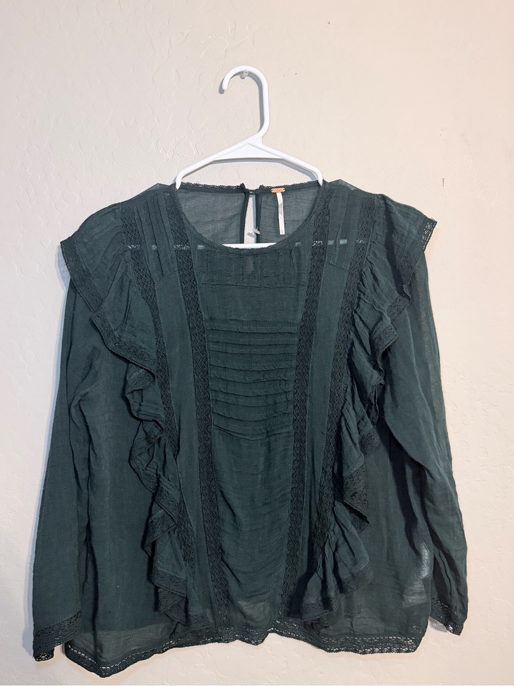 Free people Dark Green Ruffle Long Sleeve Blouse size large